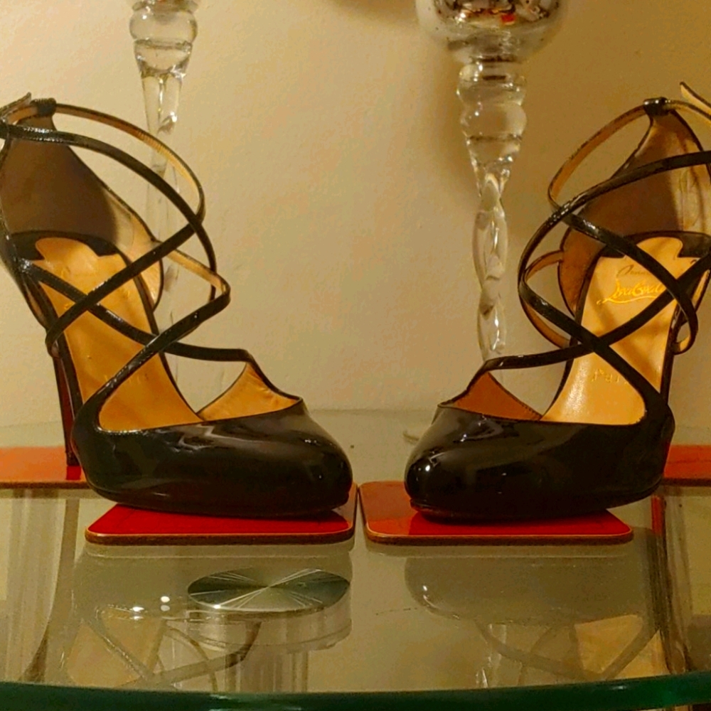 👠 Christian Louboutin Red Bottom Stiletoes👠